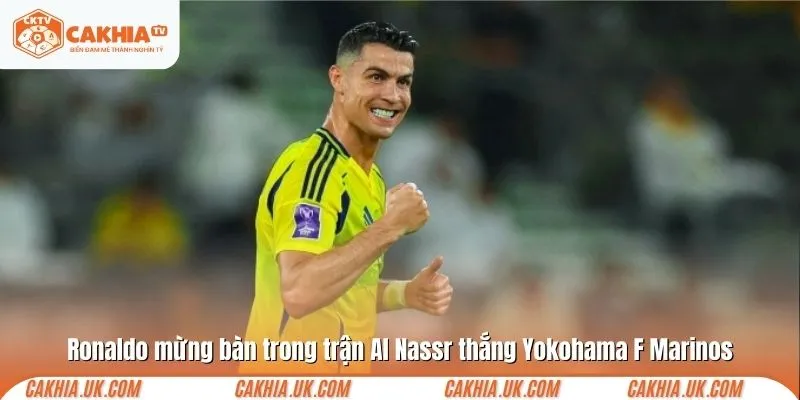 Ronaldo mừng bàn trong trận Al Nassr thắng Yokohama F Marinos
